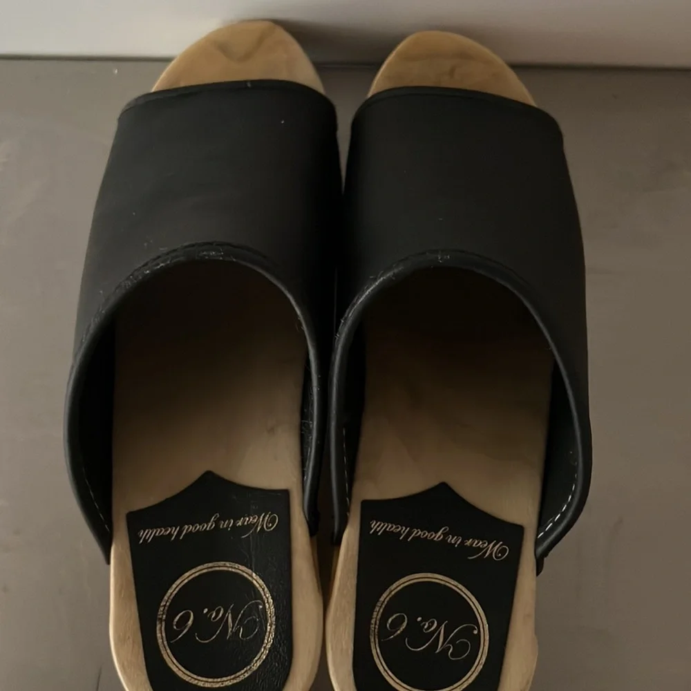 No 6 black leather mid- heel open toe clogs - Picture 12 of 12